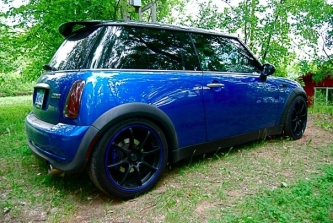 Mini cooper with konig feather black