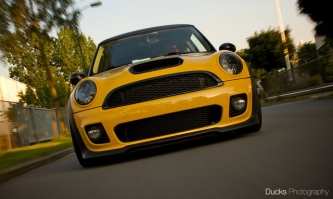 Mini cooper s r56 yellow