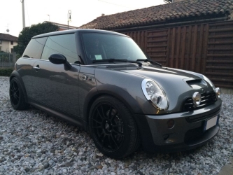 Cooper S R53 cerchi neri e faretti wipac