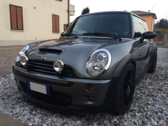 Cooper S R53 cerchi neri e faretti wipac