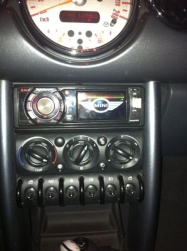 LOGO MINI SU AUTORADIO
