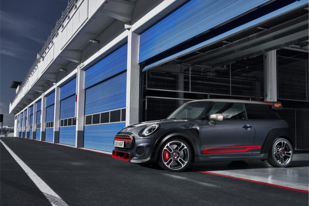 JCW_GP_F56_6699-1050x700.jpg