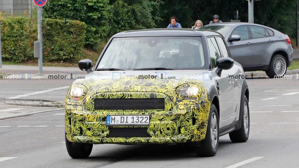 mini-countryman-facelift-spy-photo.jpg
