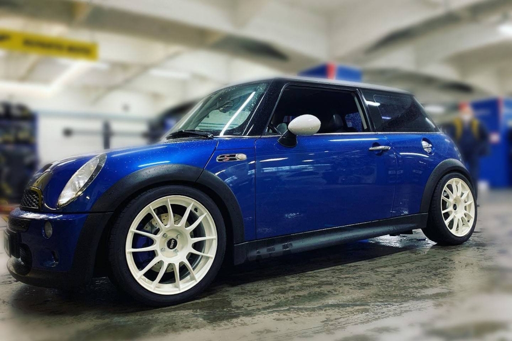 20200515minicooperxlrwhitecopia-218517.jpg