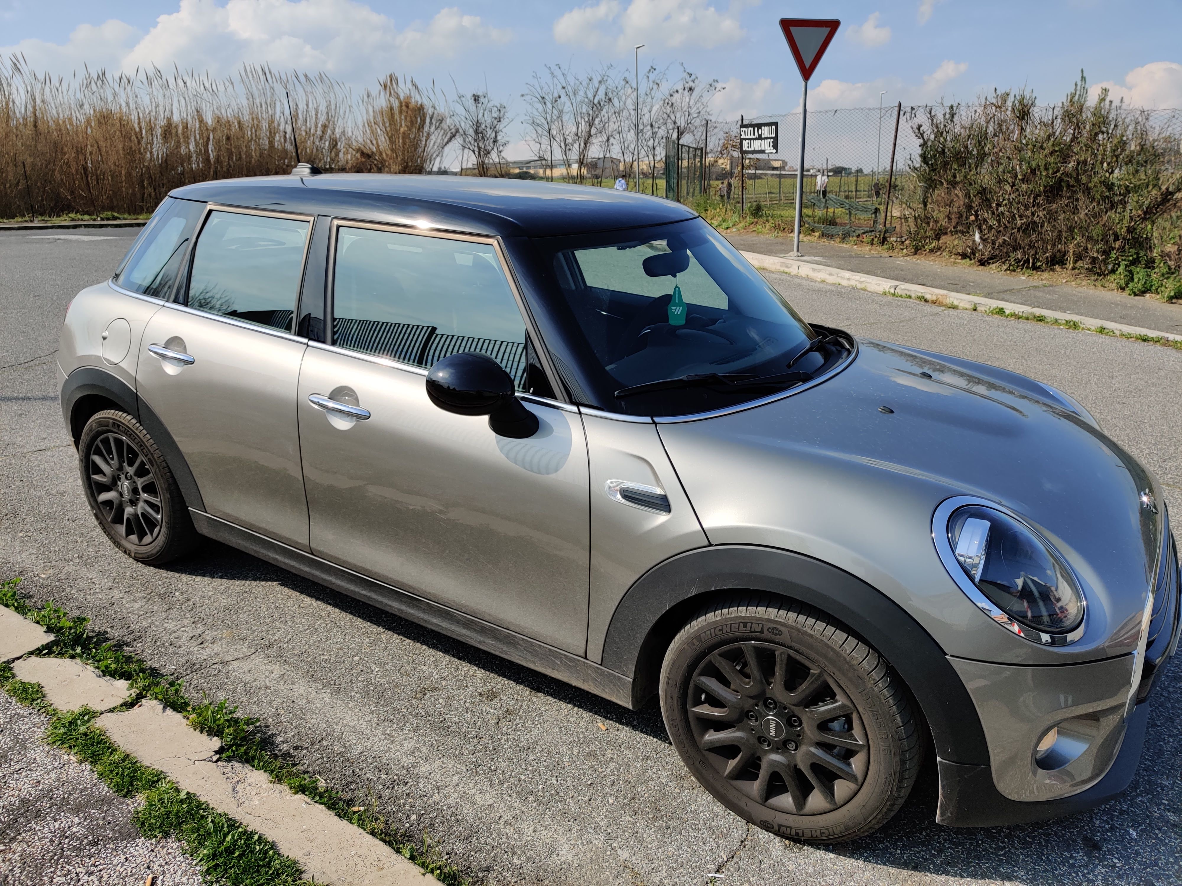Un saluto a tutti mi presento