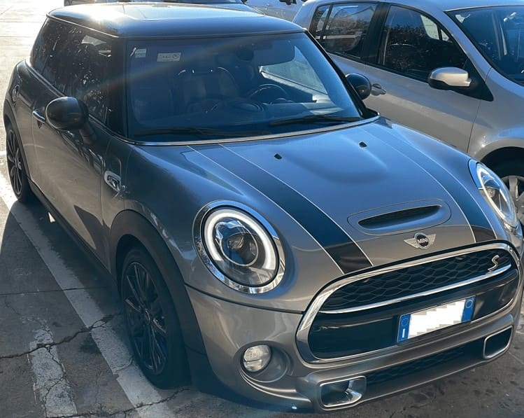 Macchina.jpg.ccb60f6b92d4ff8410ea3d69aa74600b.jpg