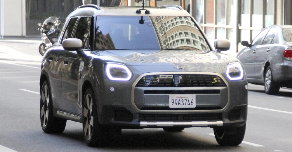 mini-countryman-2023.webp