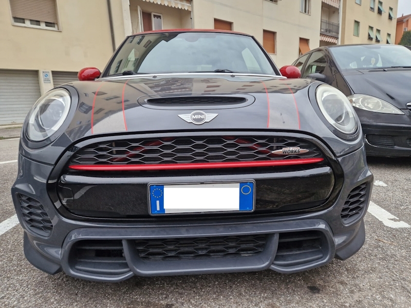 Griglia Anteriore Nera BLACK 2.jpg