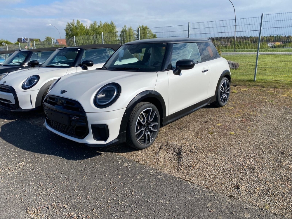 F66_Cooper_S_JCW-1.jpg