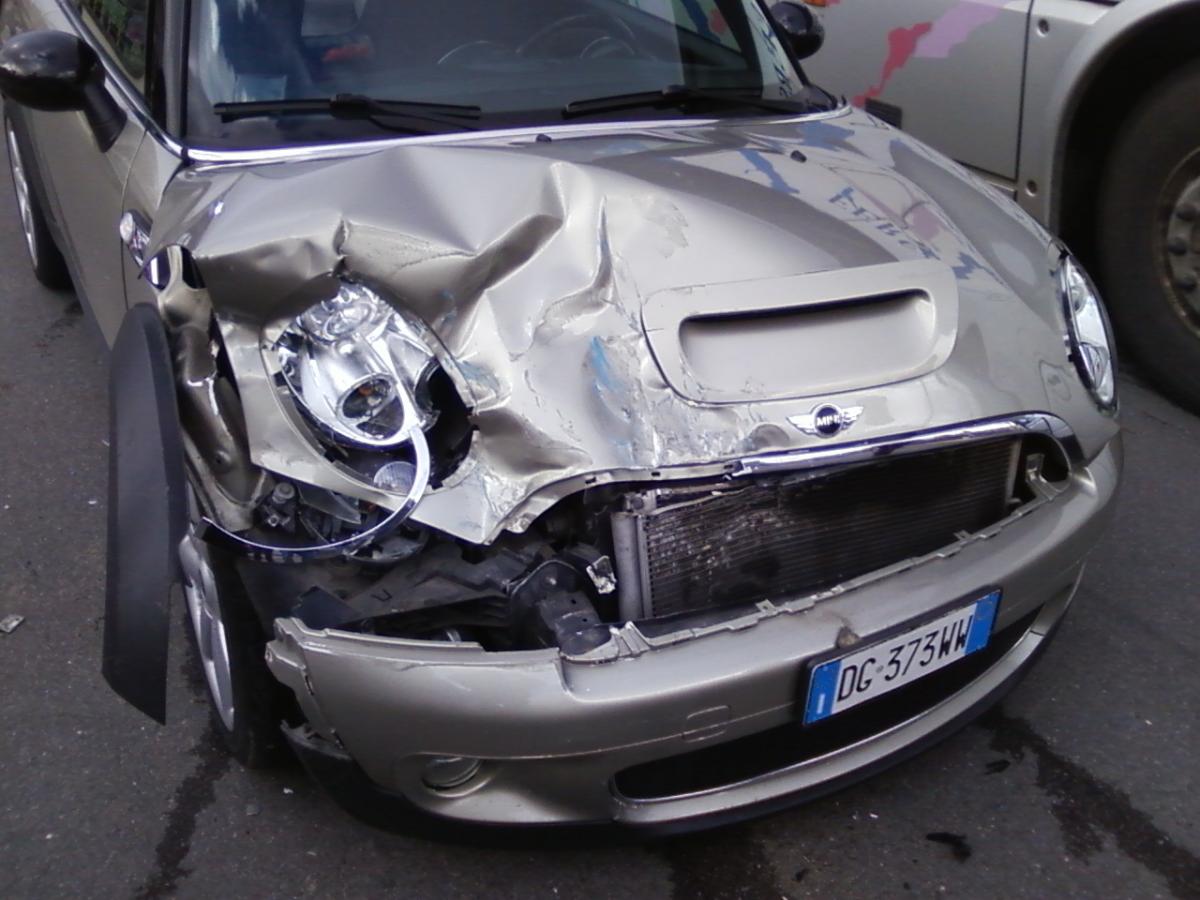 Ho investito un'autobus-FOTO